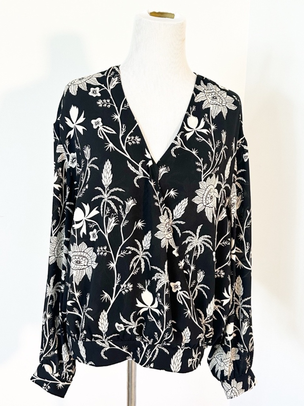 SCOTCH & SODA Women’s M Black/Cream Wrap Blouse Floral Romantic Drapey Feminine